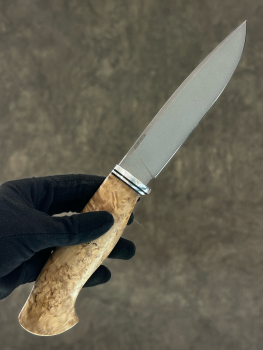 Нож "Орикс", аус10, карельская береза, галтовка, черные ножны