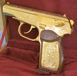 Пистолет пневматический украшенный MAKAROV