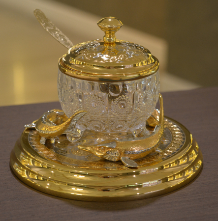 Икорница с осетрами